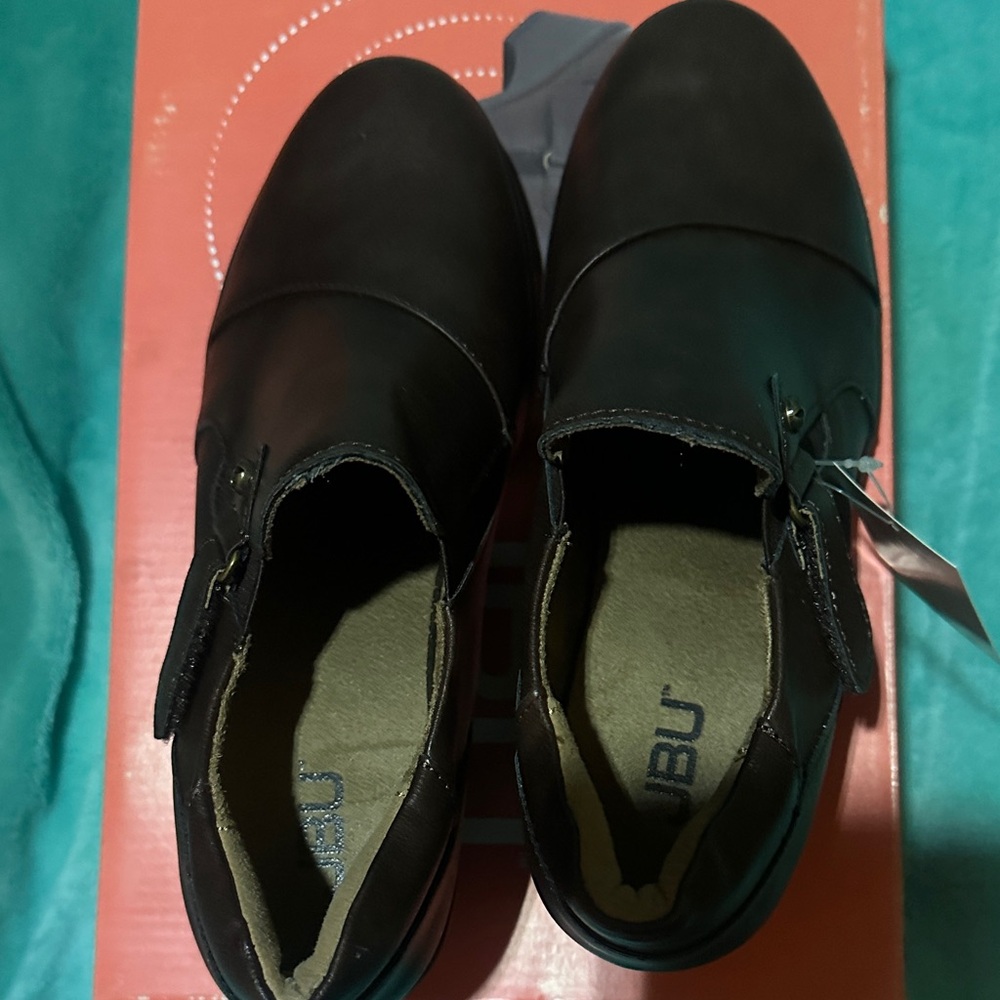 🔴🔴🔴 SOLD 🔴🔴🔴 JBU Women's Brown Ankle Boots - Size 7 - Picture 2 of 4